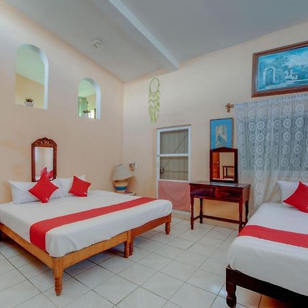 Oyo Hotel Casa Ada Сиуатанехо Екстериор снимка
