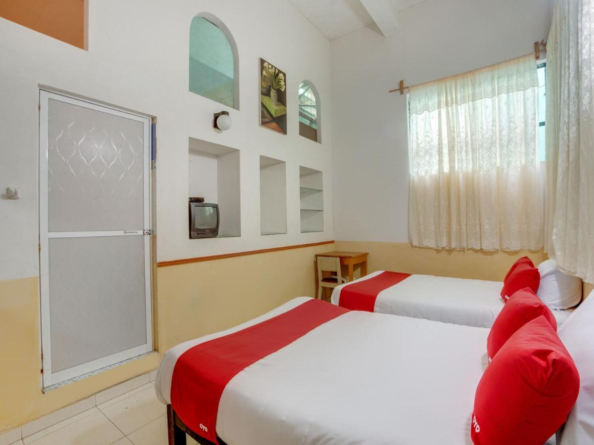 Oyo Hotel Casa Ada Сиуатанехо Екстериор снимка