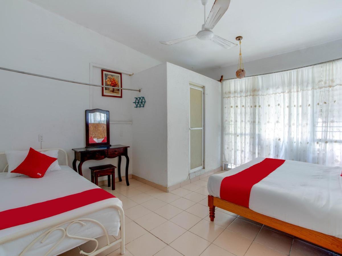 Oyo Hotel Casa Ada Сиуатанехо Екстериор снимка